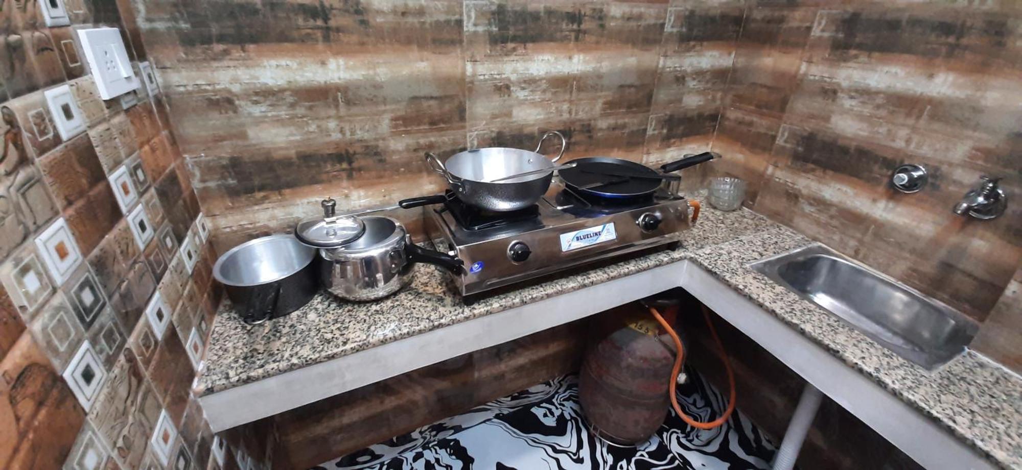 Aggarwal Lajpat Nagar, With Private Kitchen Android Tv Wifi And Fridge