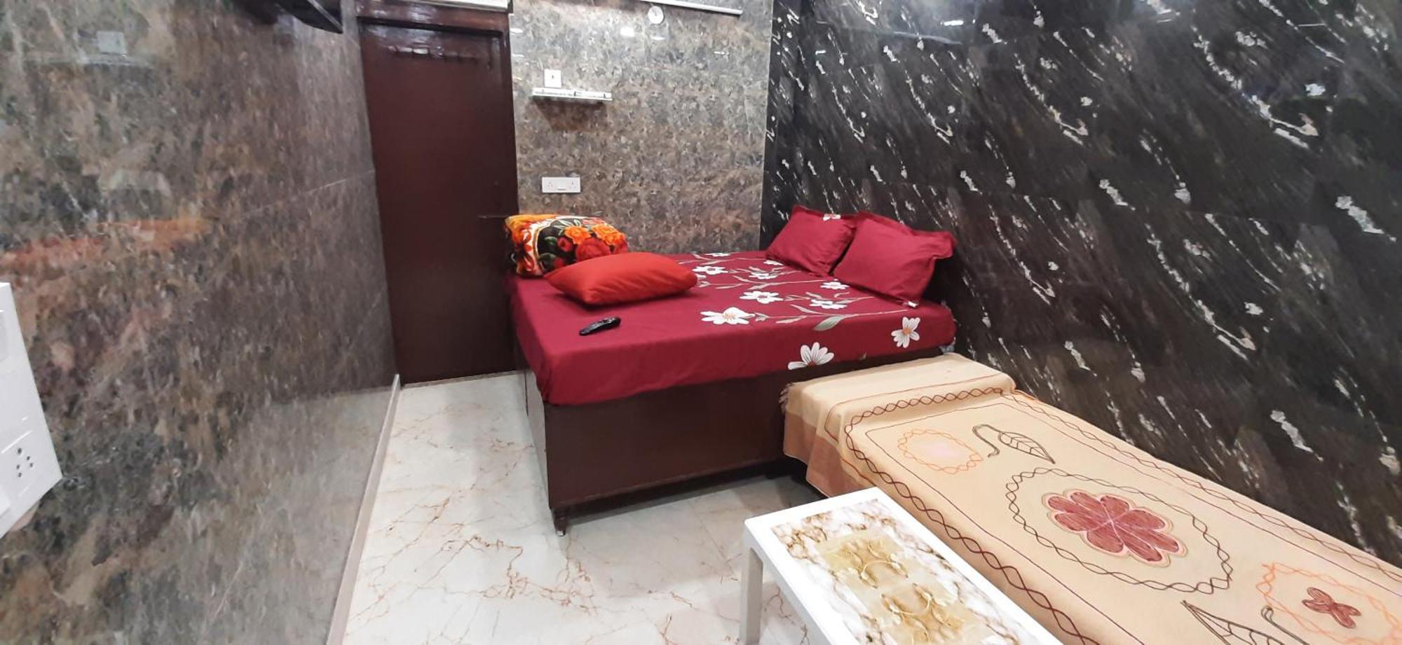 Aggarwal Lajpat Nagar, With Private Kitchen Android Tv Wifi And Fridge *